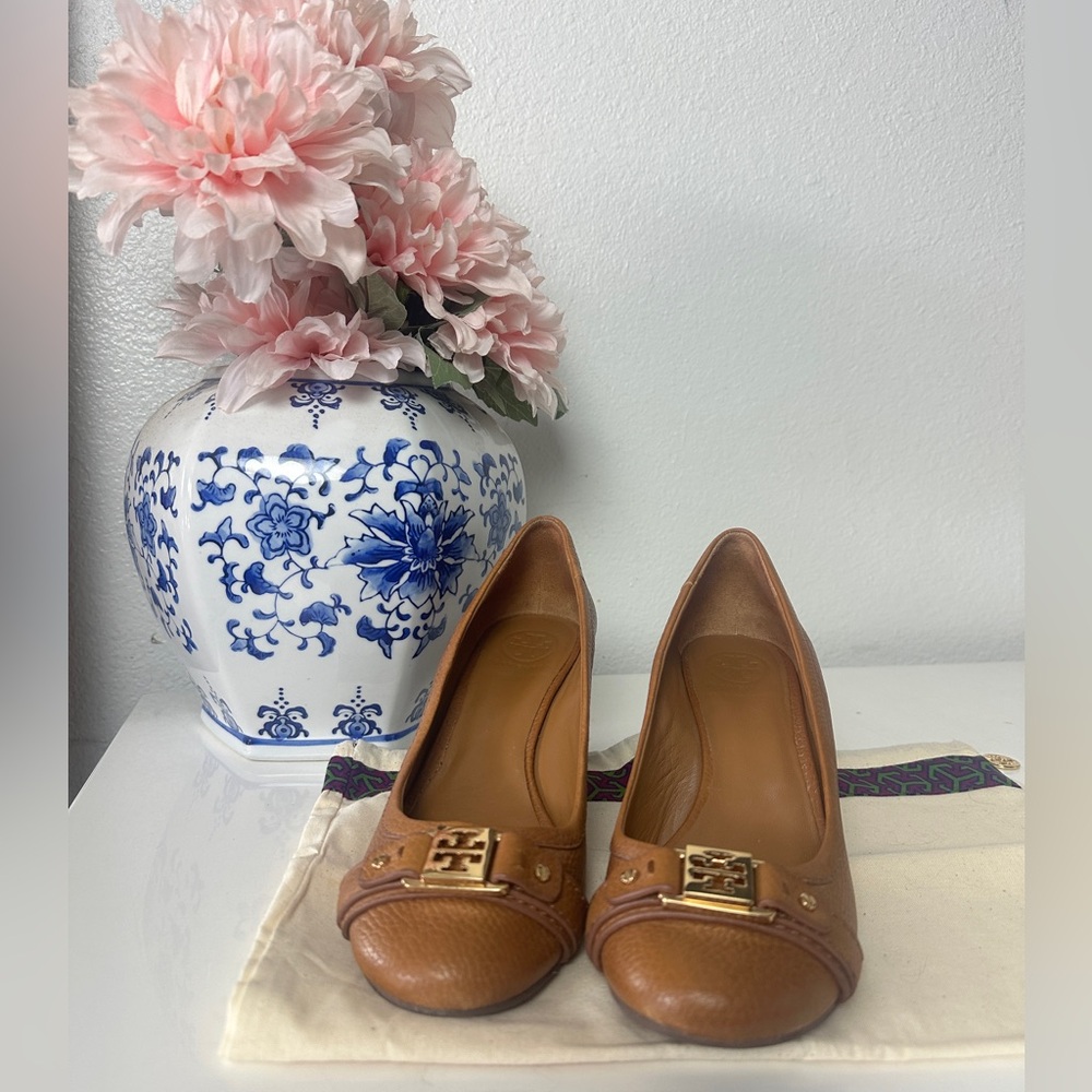 Tory Burch Brown Leather wedges